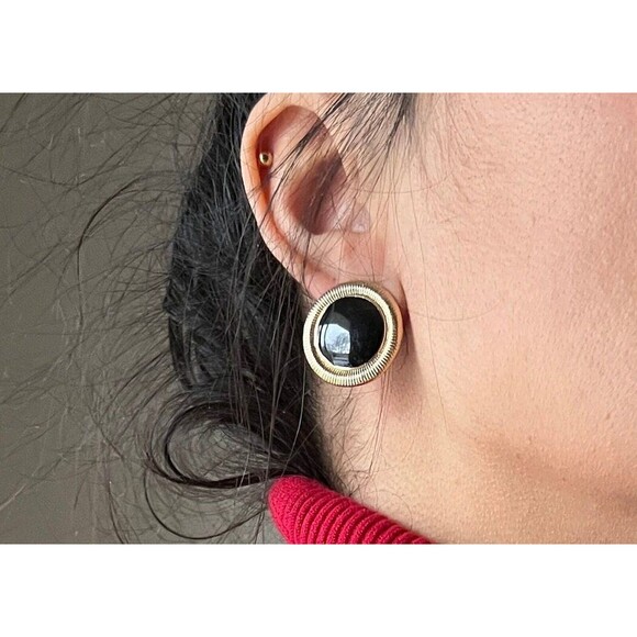 vtg 80s black button pierced statement earrings gold‎ tone roped circle studs - Picture 3 of 4